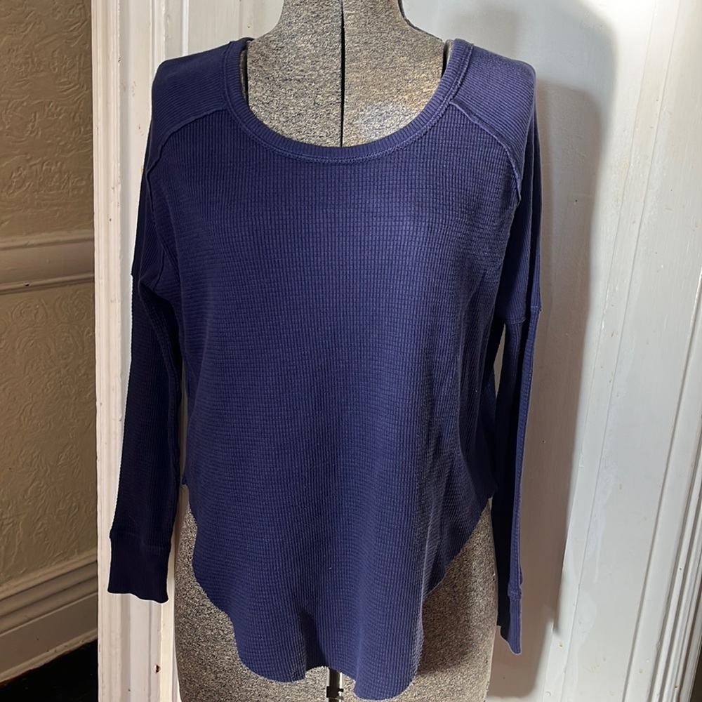Aritzia TNA Navy Waffle Knit Long Sleeve TShirt sz XXS